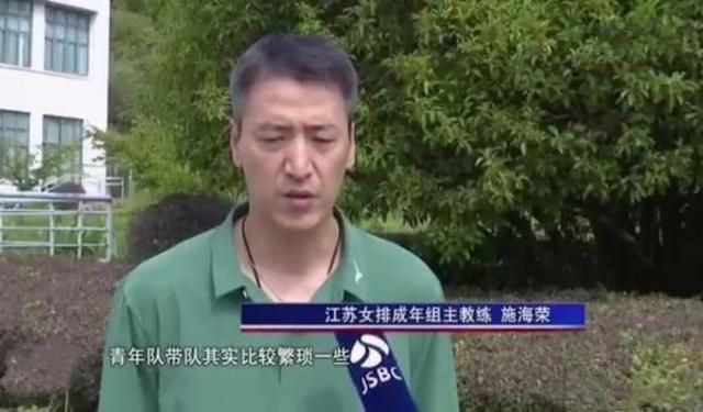 丽贝卡·霍尔展迷人红唇 2010-09-08 当地时间9月8日，第67届威尼斯国际电影节进入了第八日的赛程。