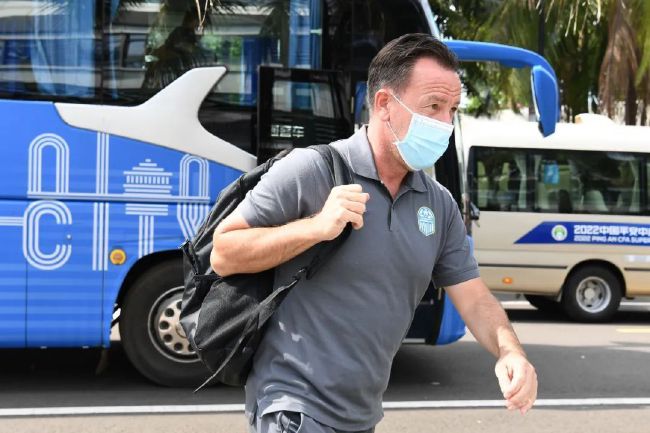 偷偷跟隔壁的男人