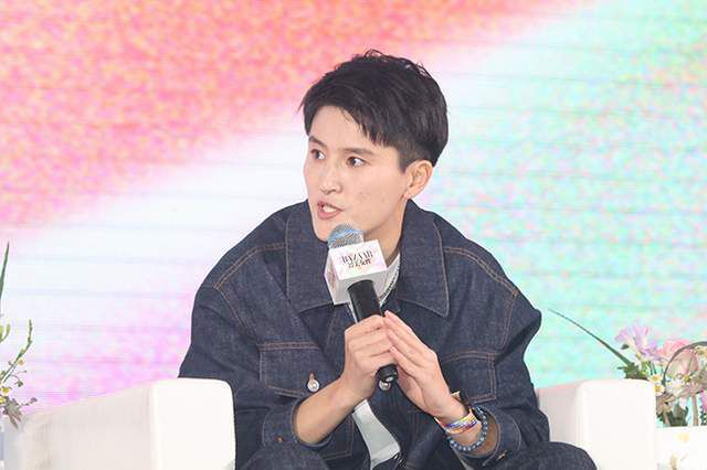 前段时间，杰西·艾森伯格在一档访谈中表达了对于扎克伯格的不满。